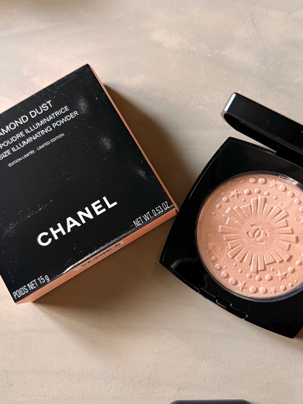 CHANEL Diamond Dust Oversize Illuminating Powder - LIMITED EDITION